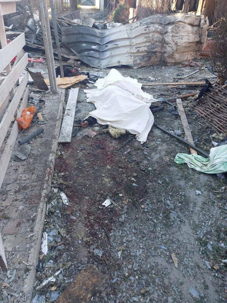 ‼️Первые кадры с места страшной трагедии в Хорлах, где после террористической атаки ВСУ (в новогоднюю ночь) погибли 2...