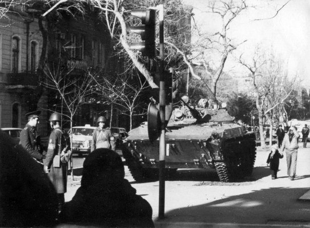 π© π¦πΏ Π§ΡΠΎ ΠΏΡΠΎΠΈΡΡ
ΠΎΠ΄ΠΈΠ»ΠΎ Π² ΠΠ·Π΅ΡΠ±Π°ΠΉΠ΄ΠΆΠ°Π½ΡΠΊΠΎΠΉ Π‘Π‘Π Π½Π°ΠΊΠ°Π½ΡΠ½Π΅ ΠΈ Π²ΠΎ Π²ΡΠ΅ΠΌΡ Π²Π²ΠΎΠ΄Π° ΡΠΎΠ²Π΅ΡΡΠΊΠΈΡ
Π²ΠΎΠΉΡΠΊ Π² ΡΠ½Π²Π°ΡΠ΅ 1990 Π³ΠΎΠ΄Π°: