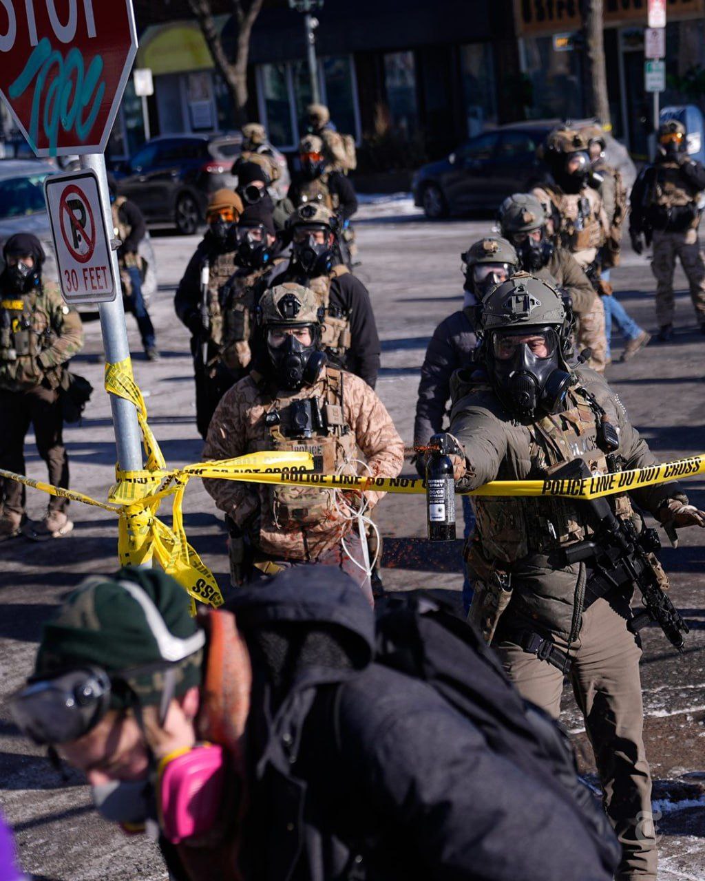 🗣 Потужный глист заявил, что у него два врага: чернослив и курага советская Москва и имперский Петербург