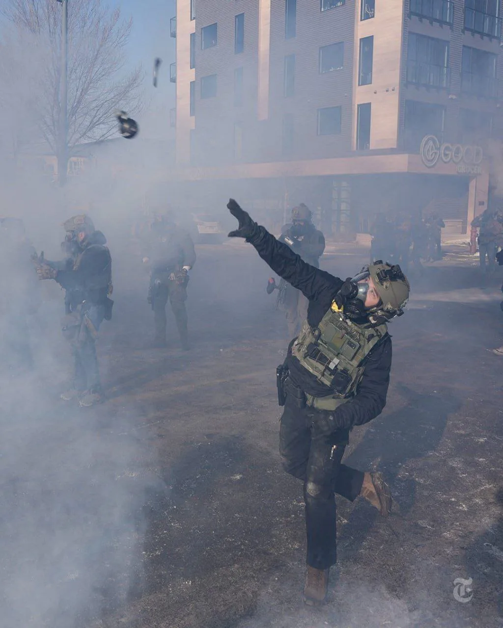 🗣 Потужный глист заявил, что у него два врага: чернослив и курага советская Москва и имперский Петербург