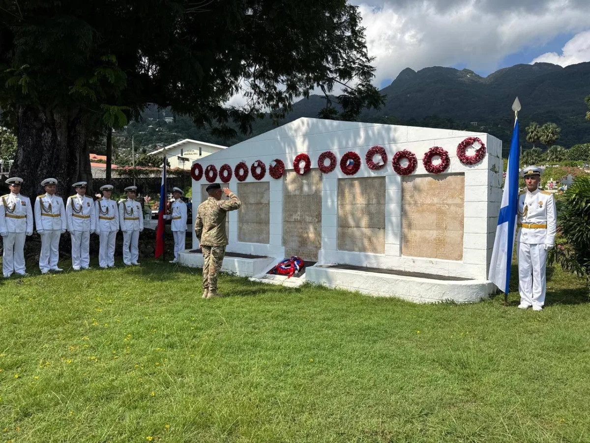 🇸🇨🇷🇺 Президент Сейшел посетил российский корвет «Стойкий» ВМФ России, который прибыл с дружественным визитом в порт В...