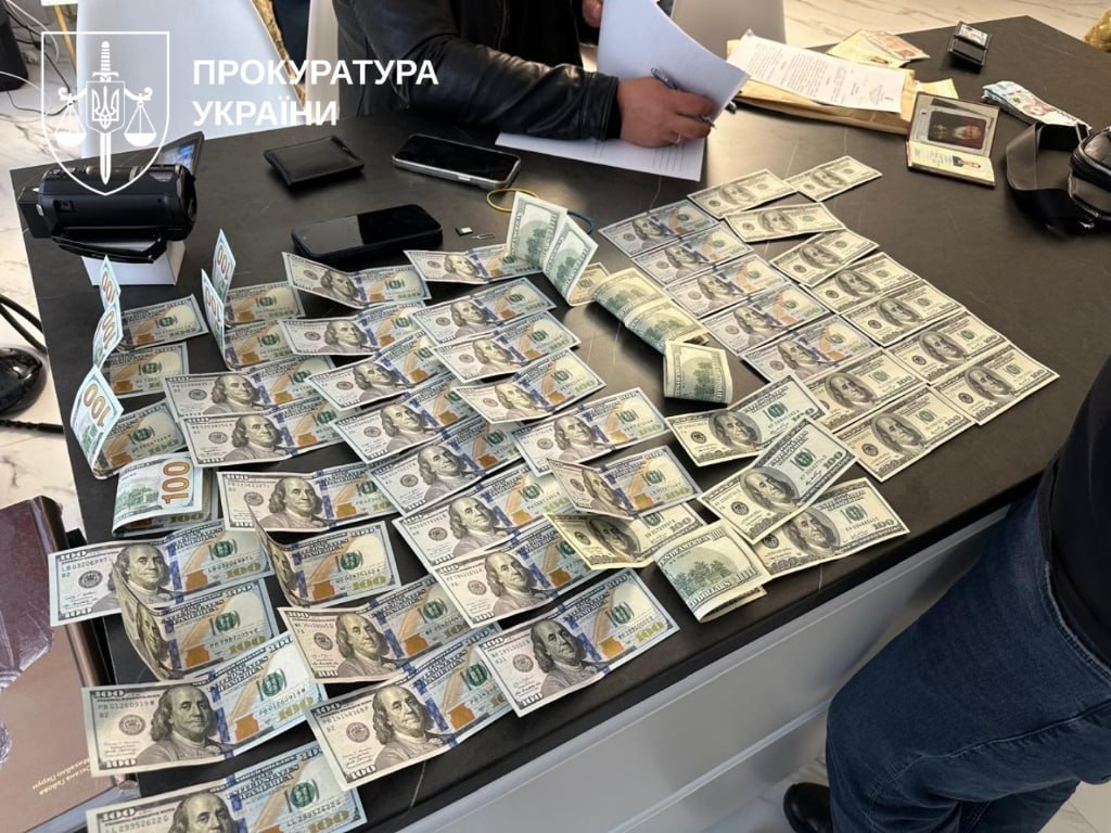 Кино идёт, воюет взвод - дуркаинская версия. Чем занимаются укрополицаи в тылах? Кошмарят ухилянтов вместе с душегуба…
