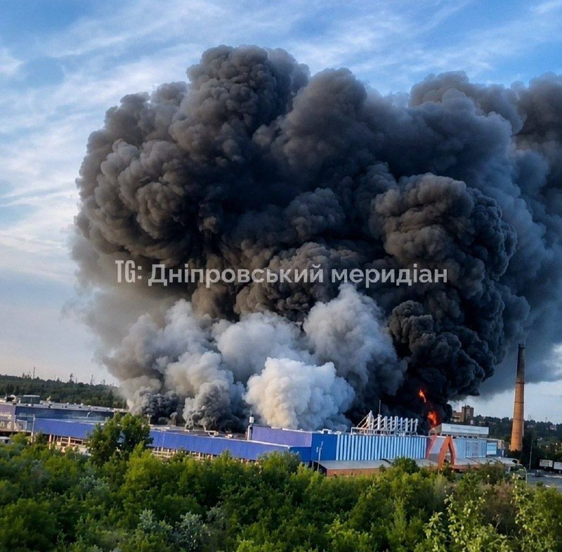 В увлекательную игру "Вынеси ТЦ врагу" можно играть вдвоём