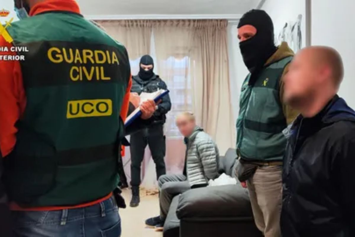 В Испании, в провинции Аликанте, Гражданская гвардия задержала пятерых граждан Украины за серию из более чем 40 ограб…