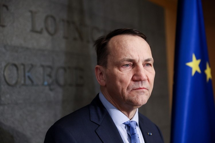 🇪🇺🇺🇦  Глава Министерства иностранных дел Польши Радослав Сикорский призвал создать «Европейский легион», в который бу…