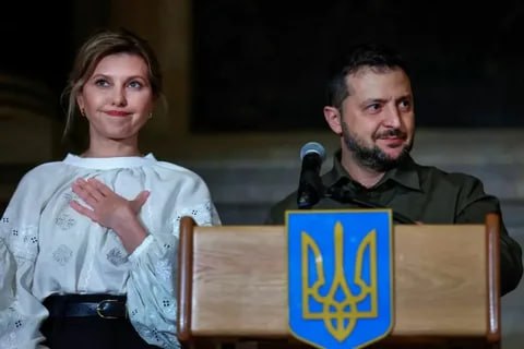 🇺🇦 Первая леди Украины Елена Зеленская влияет на своего супруга Владимира Зеленского и имеет «золотое право вето» в в…