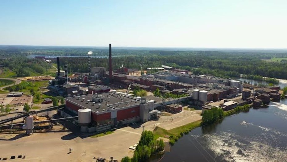 🇫🇮 В финском городе Иматра, который расположен рядом с российской границей, прогремел взрыв в резервуарном парке целл…