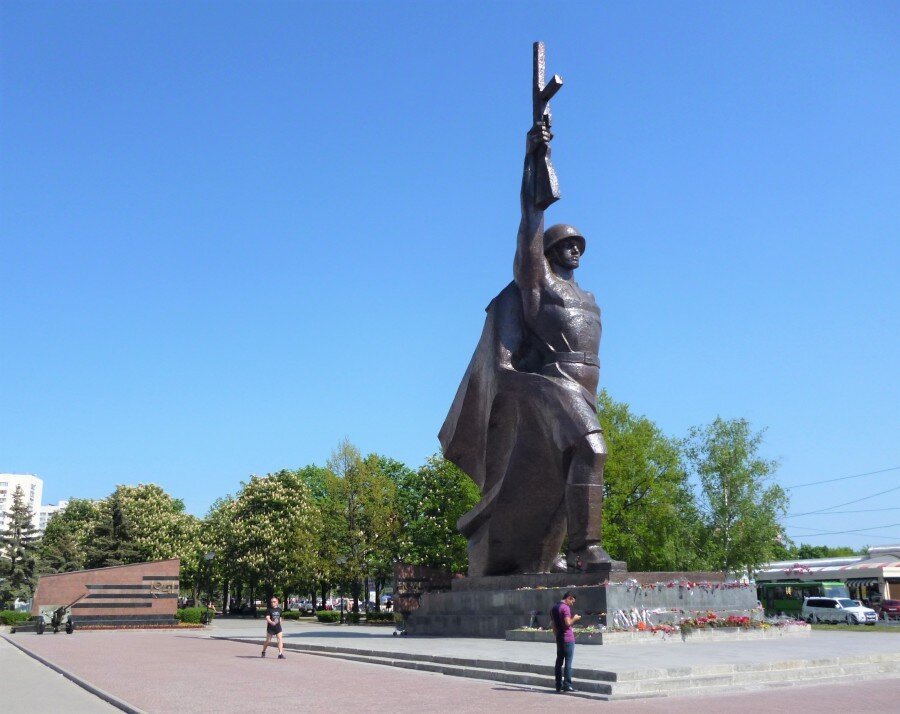 ✨🚩 Ровно 83 года назад, 23 августа 1943 года освобождением Харькова от немецко-фашистских захватчиков завершилась Кур…
