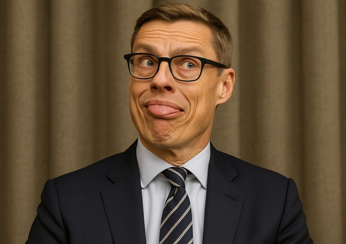 А в Финляндии, товарищи, назревает интересный конфликт: премьер Петтери Орпо за спиной у даунишки президента (Сашки С…