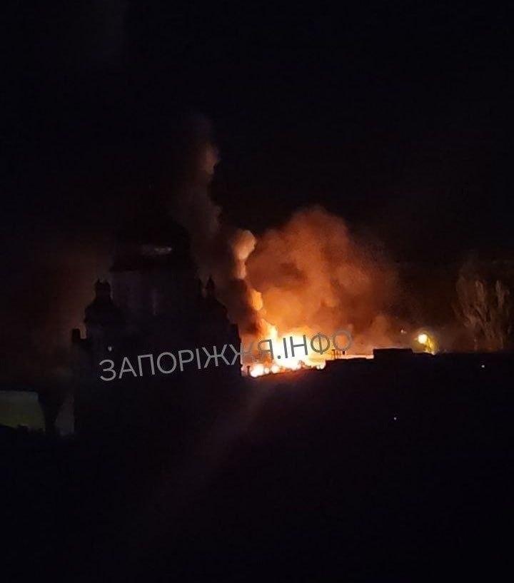 ‼️‼️‼️Уничтожен склад боеприпасов и снаряжения ЗСУ, расположенный в торговом центре "Амстор" в Запорожье