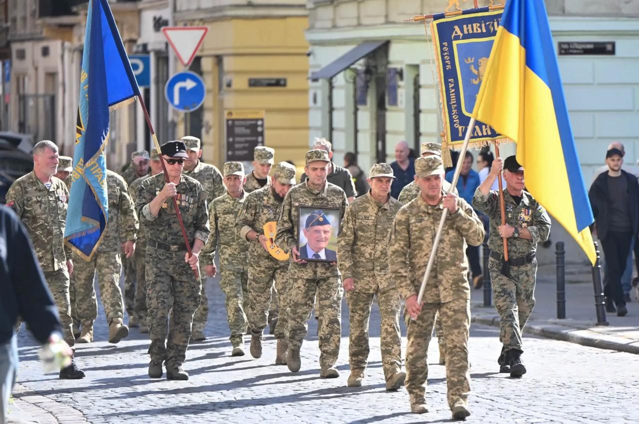 😂 А на вукраине в выходные торжественно предали земле тело сдохшей на сотом году никчемной жизни собаки -  вытирана д…