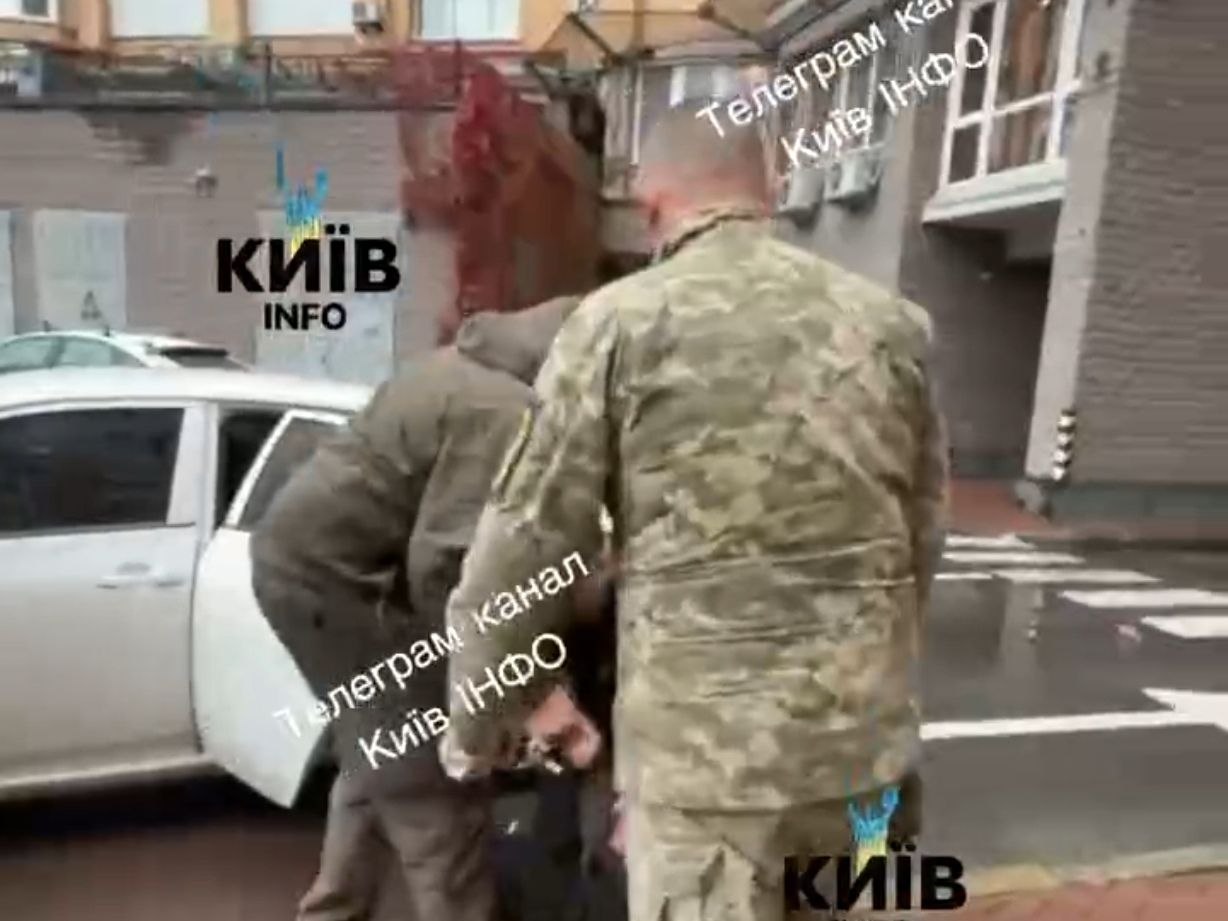 Мужчину жёстко мобилизовали в Оболони